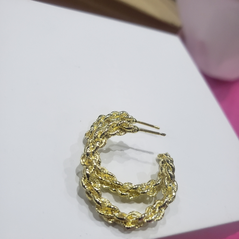 Earings - Picture 4 of 6